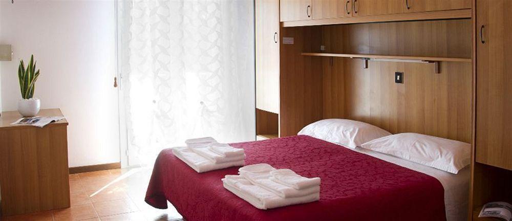 Hotel Felix Pindemonte Lido di Jesolo Bagian luar foto