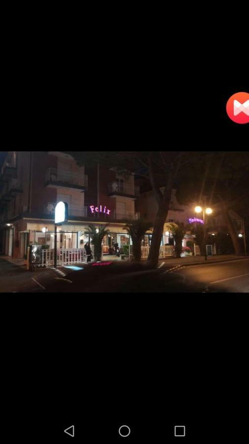 Hotel Felix Pindemonte Lido di Jesolo Bagian luar foto