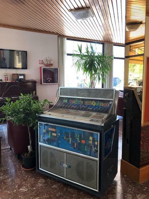 Hotel Felix Pindemonte Lido di Jesolo Bagian luar foto